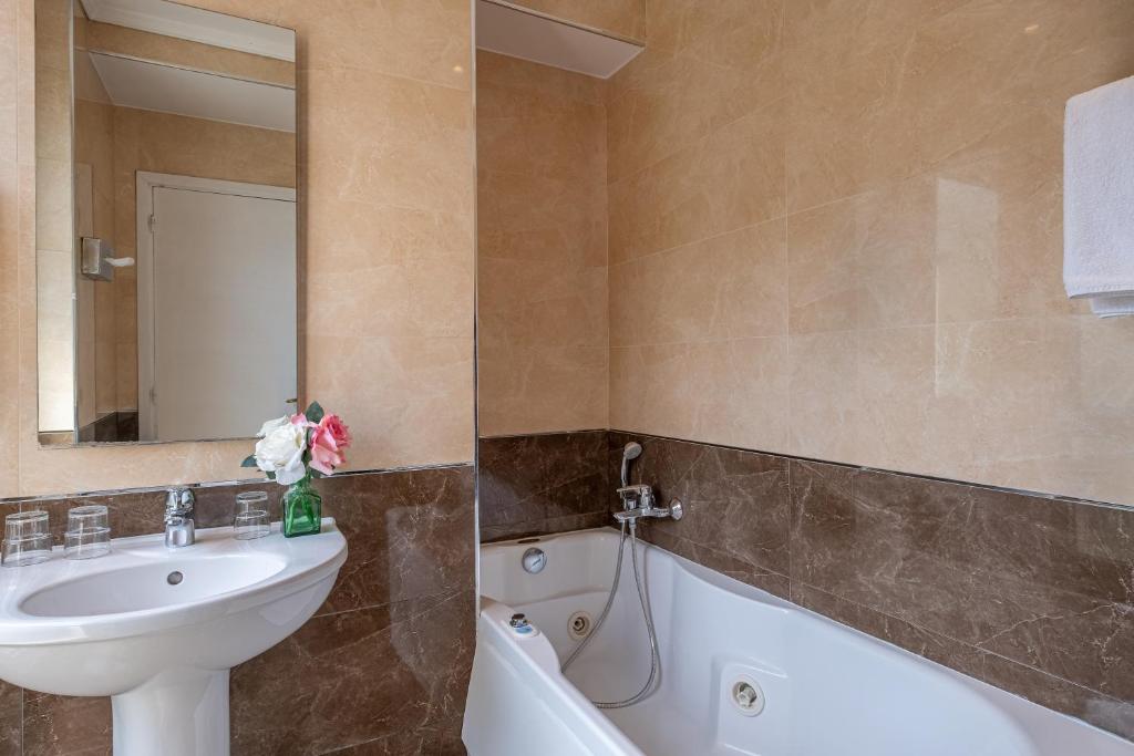 Hotel London Photo 19