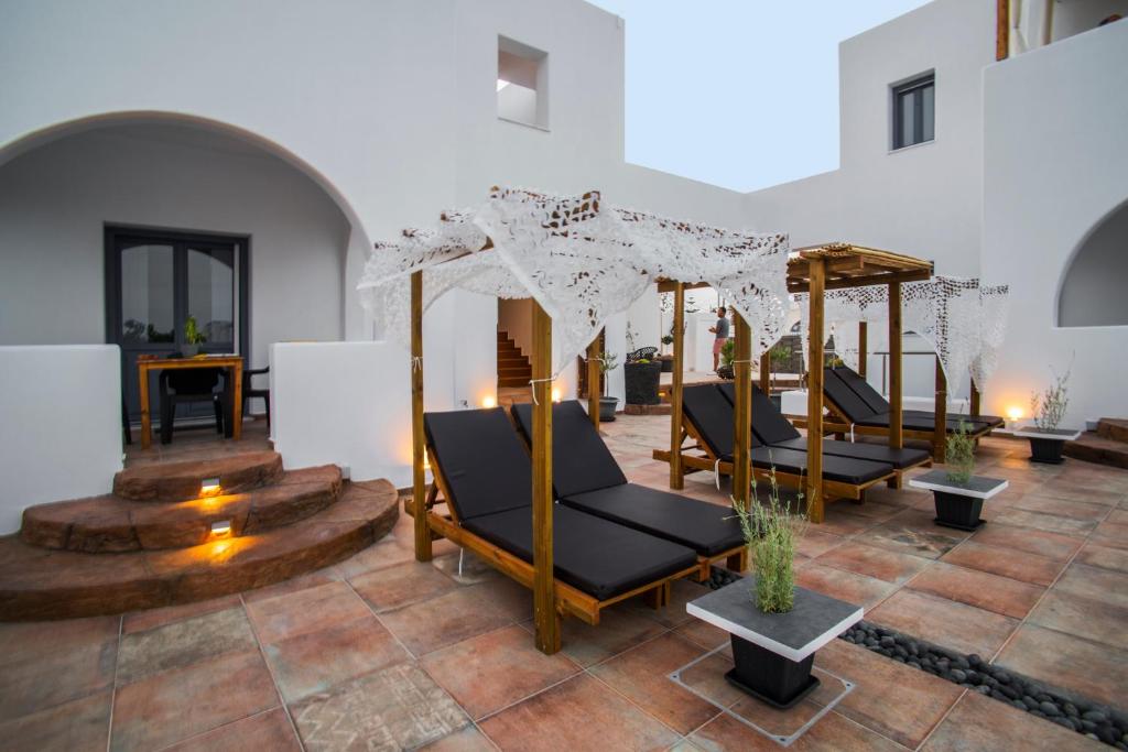 La Belle Vie - Santorini - Adults Only photo