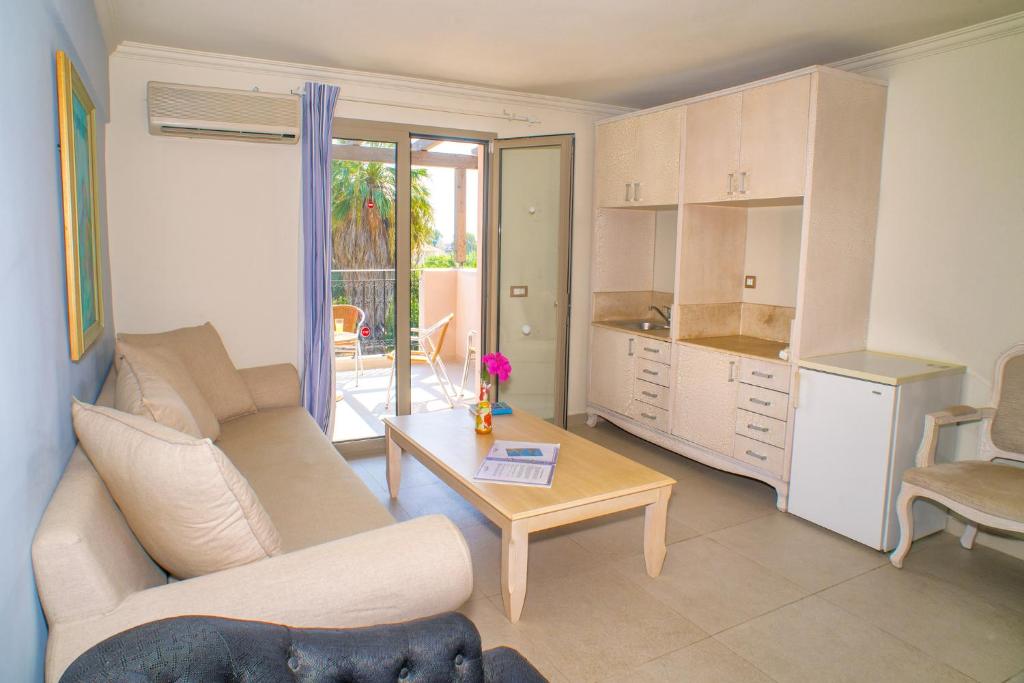 Efrosini Village — Hotel rooms in Kateleios, Ionian Islands