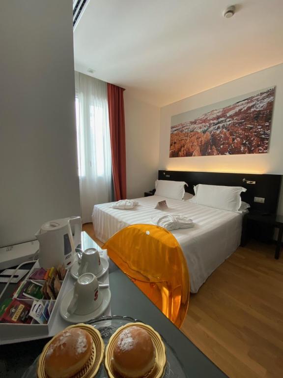 Card International Hotel - 4