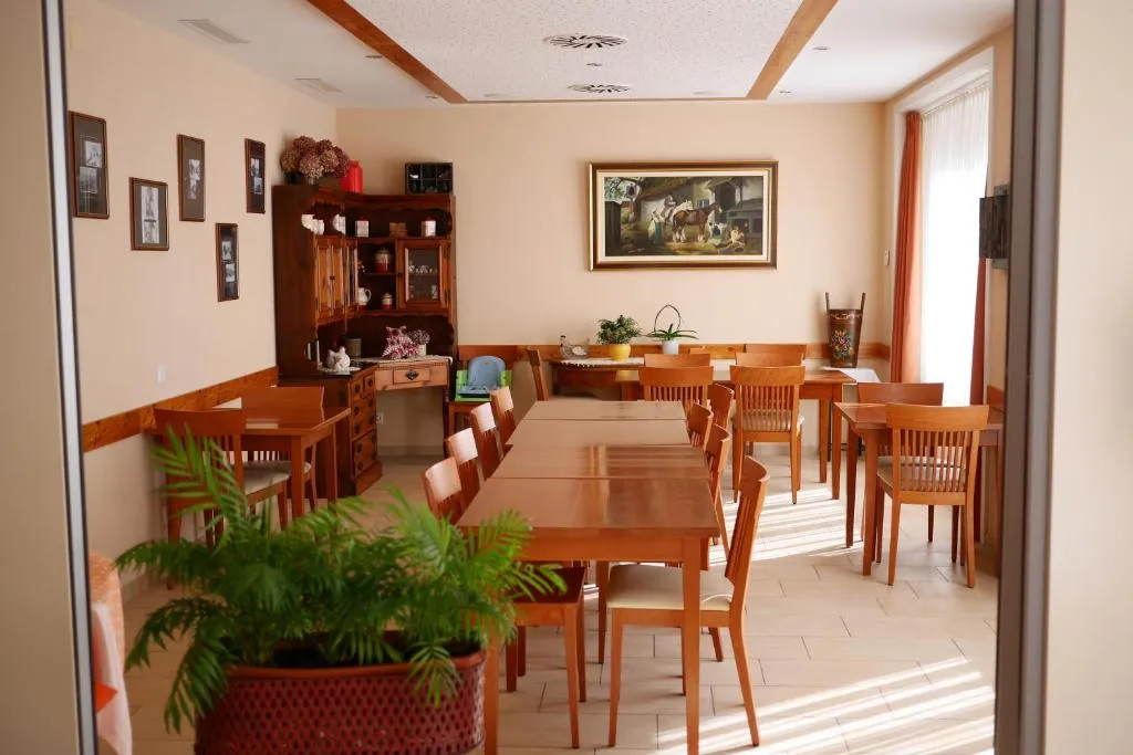 澳贝奥克斯德塞邦酒店，位于蒙里谢的酒店