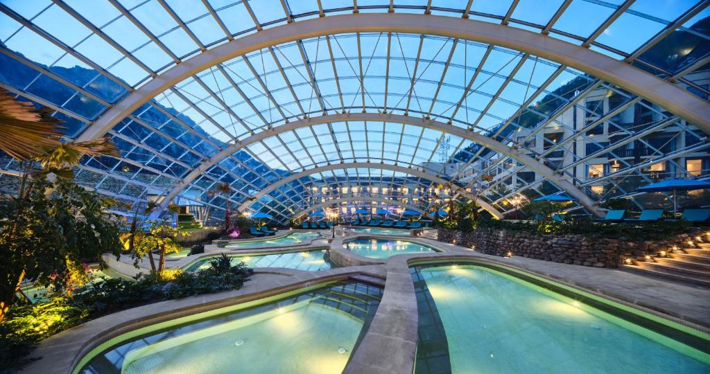 주자이거우의 푸른 호수