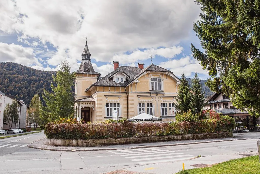 Guest House Veronika, hotel in Kočevje