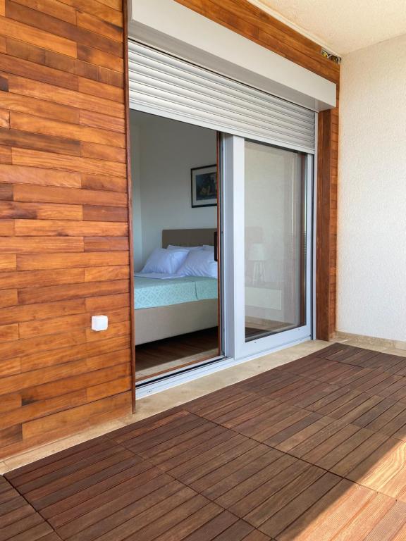 Bitcoin and Ethereum Deluxe Apartments - 5
