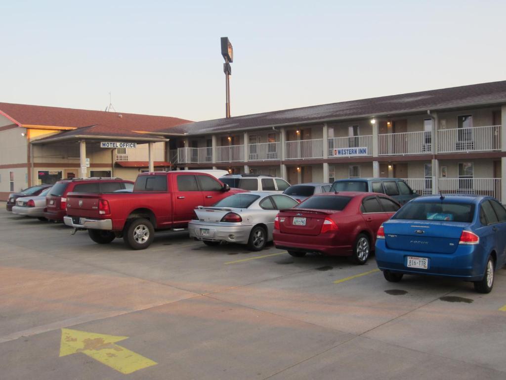 First Western Inn - Fairmont City photo