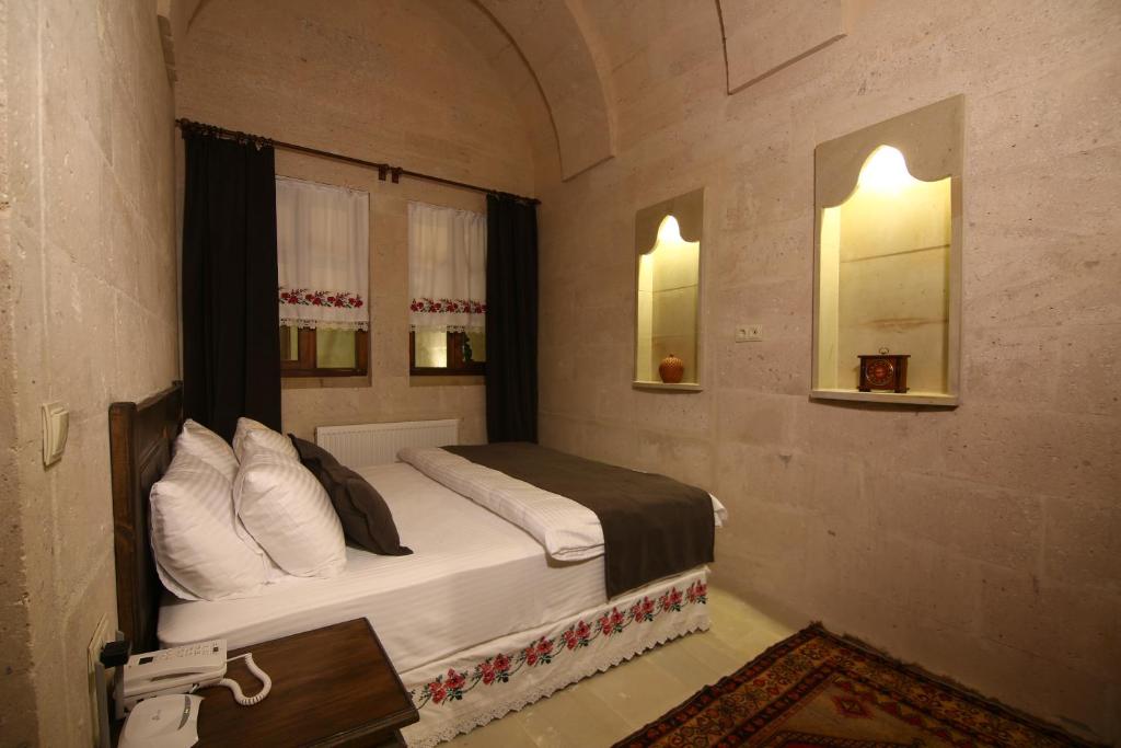 Saddle Cave Hotel photo