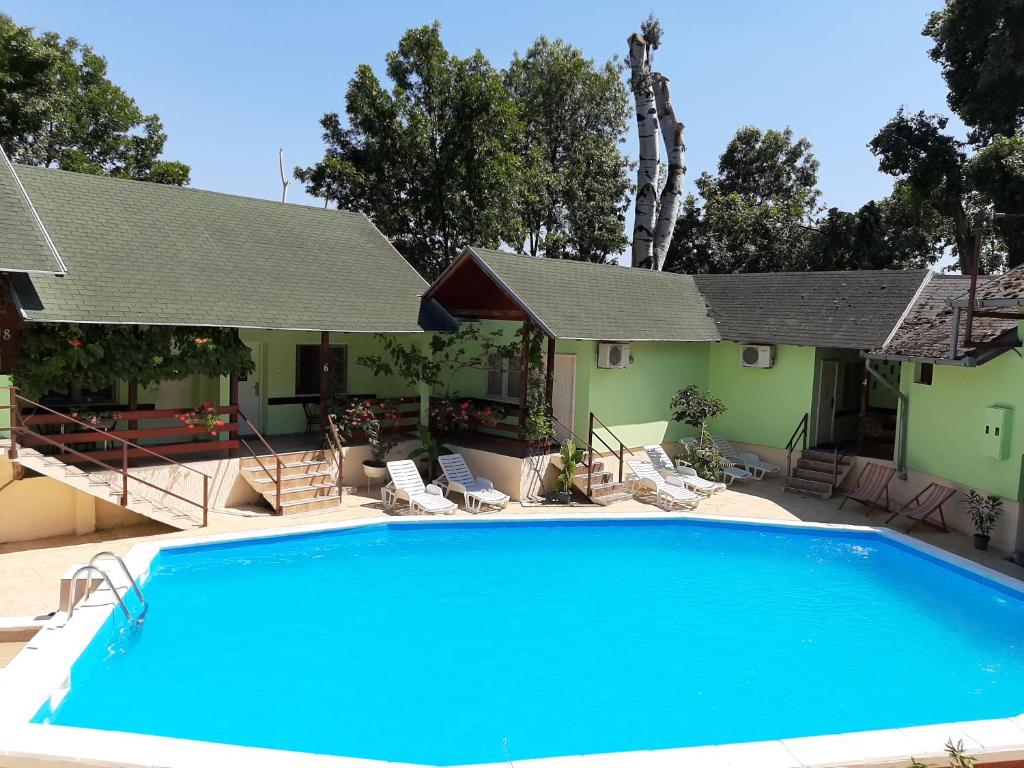 Pool and Villa Splav Dunavac — Hotel in Cerevic