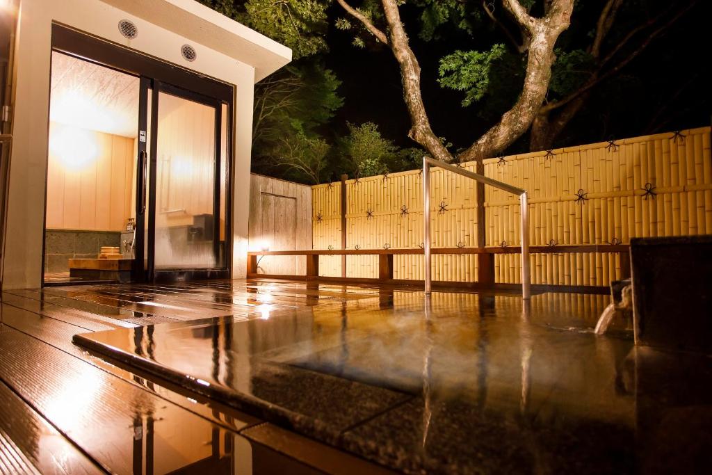 อ่างแช่น้ำพุร้อน