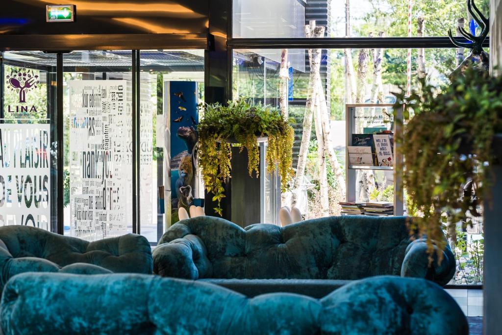 フロント・ロビー