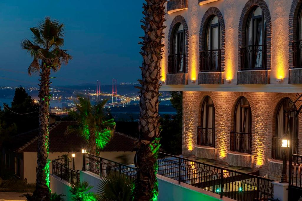 LAGUN CASTLE HOTEL&amp;SPA — Hotel in Altınova (Yalova)
