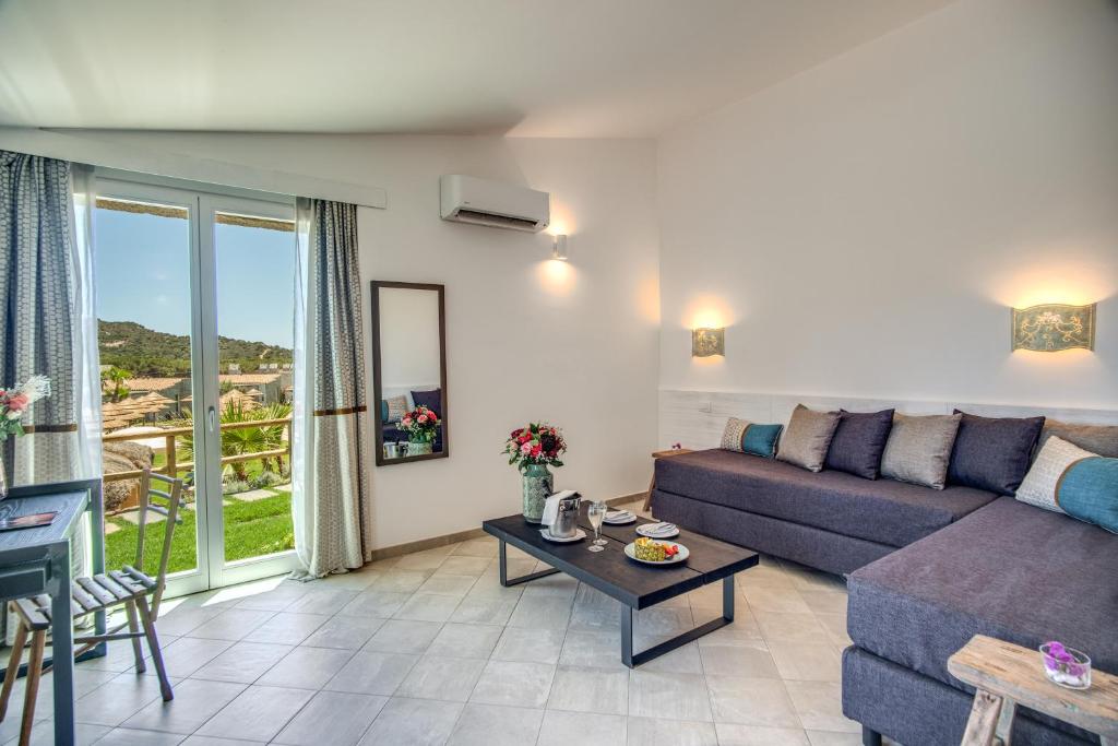 Cala Sinzias Resort — Pokoje in Castiadas, Sardynia