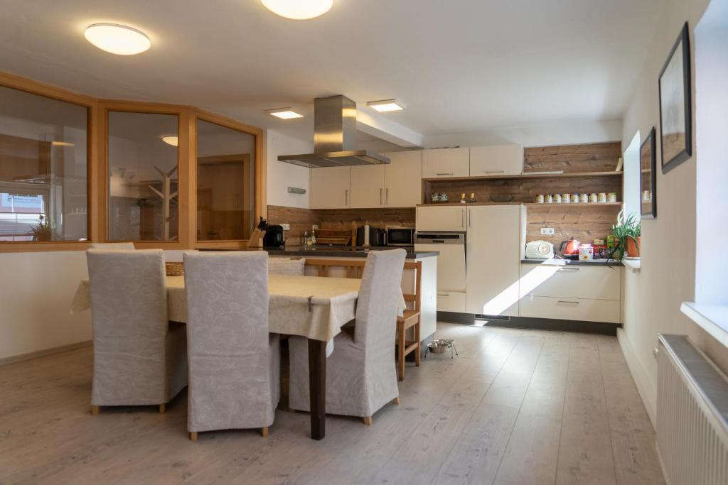 Modern Apartment in the City Center of Bad Ischl - 4