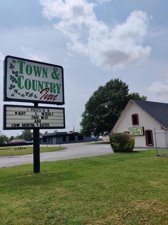 Town and Country INN — Hotel in Rogers (AR)