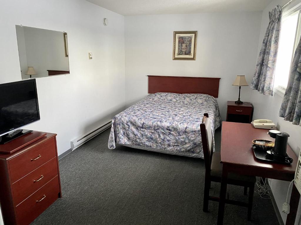 Hitching Post Motel photo