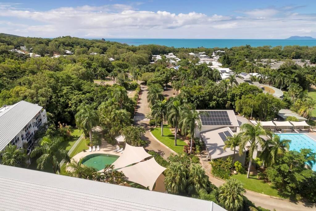 2 Bedroom Red Cowrie Apartment Palm Cove — Hotel in Cairns
