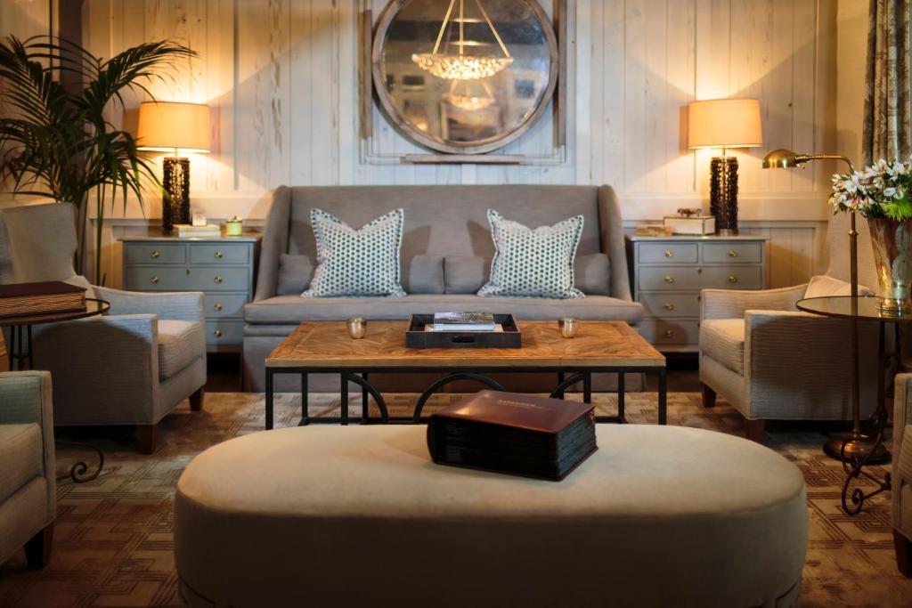 Olde Harbour Inn photo