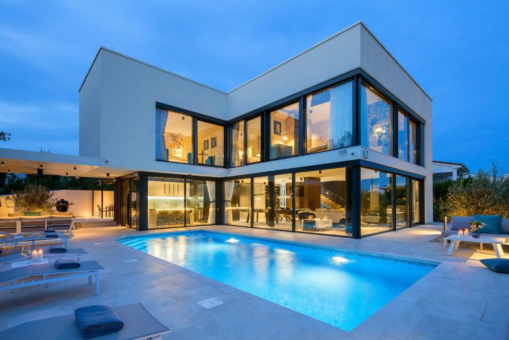 Villa Kamus Istilah Properti