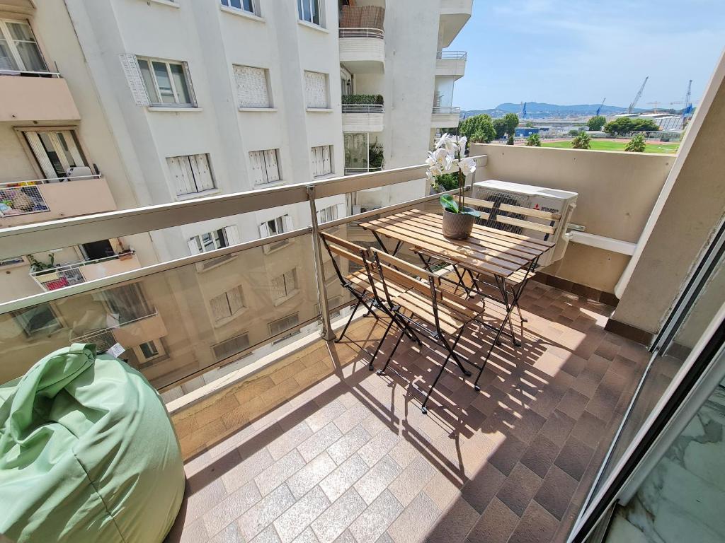 GregBnb - T2 Pleine Ville - CLIMATISE - BALCON - 1 - 3