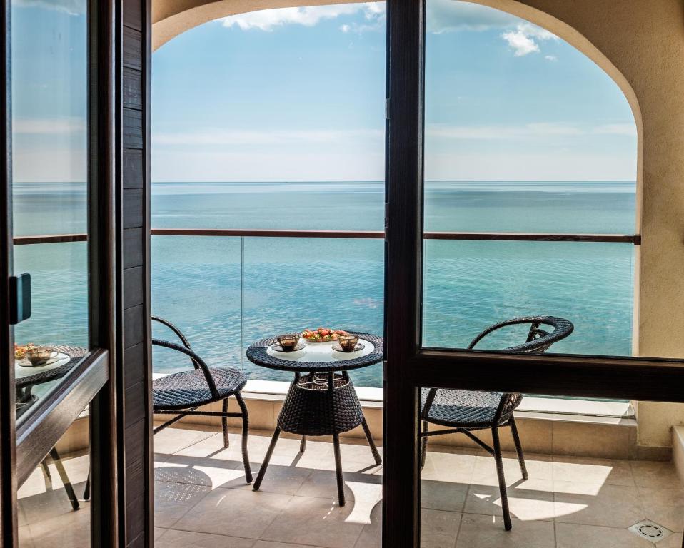 Cabacum Plaza Beach Apartments - High-Speed WiFi — Hotel in Varna