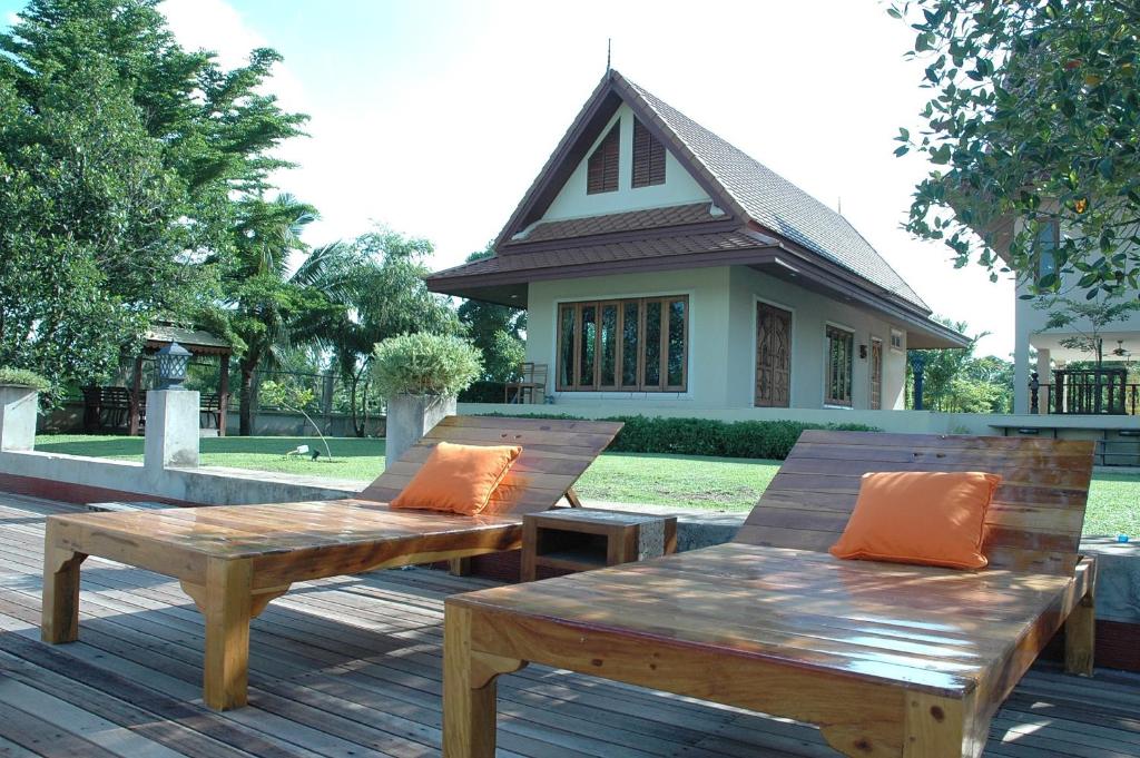 Entrance, Thararin Villa in Suphan Buri