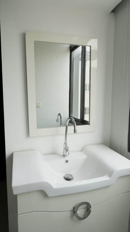 RoomQuest Nichada ISB International photo