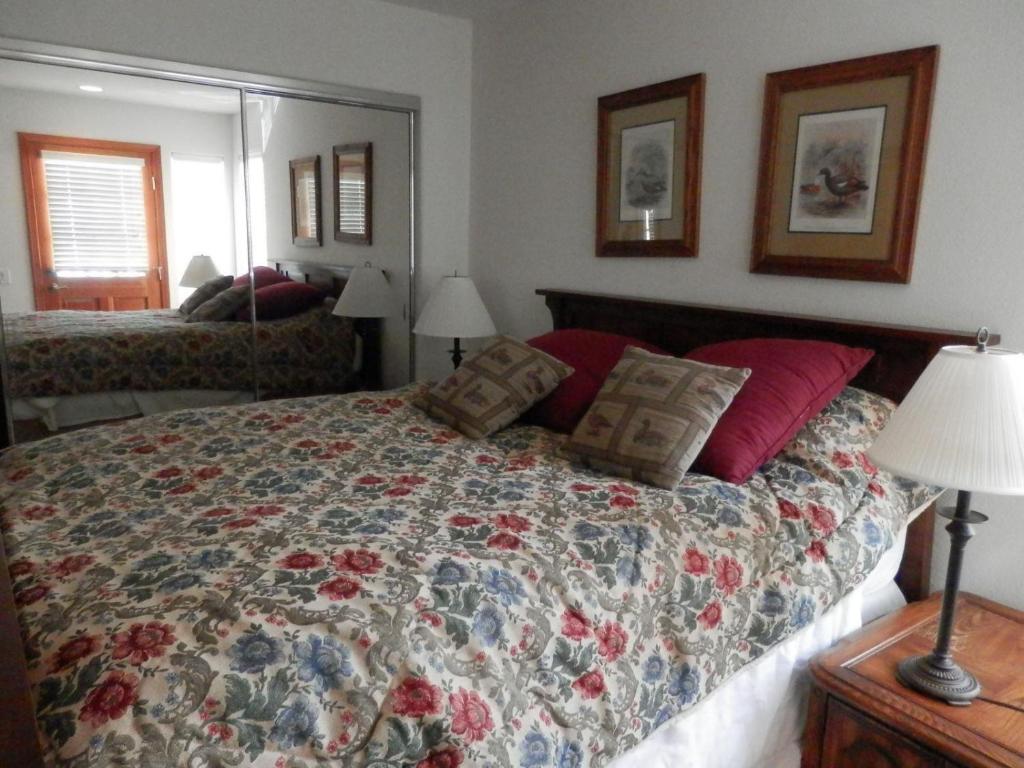 Hideaway Down Canyon #103 - 3BR/2.5BA Vacation Home photo