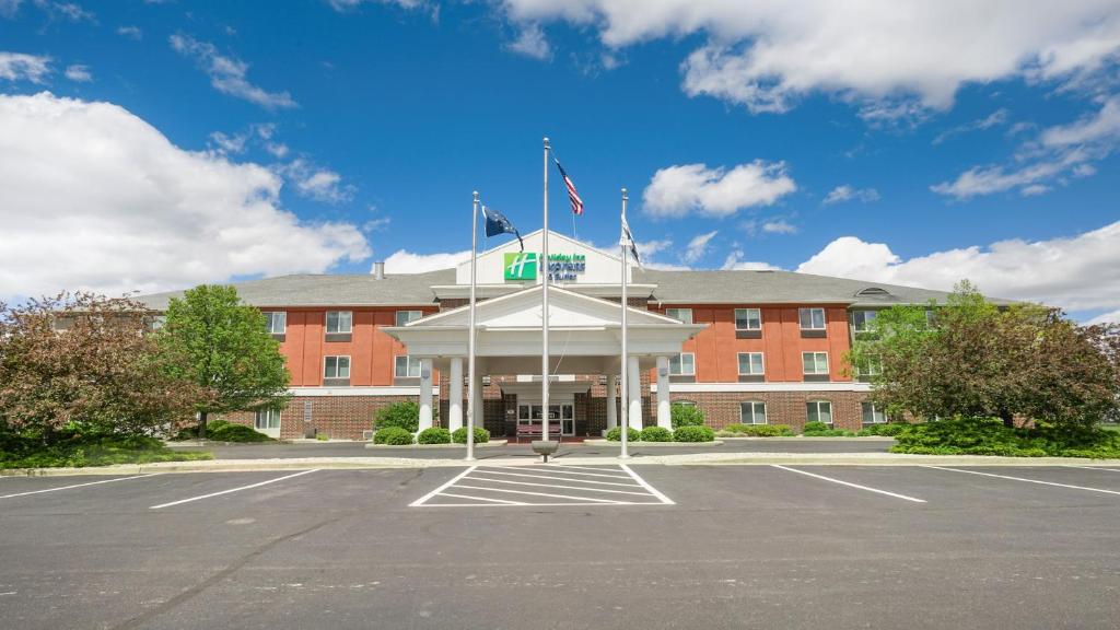 Holiday Inn Express Hotel & Suites Portland photo