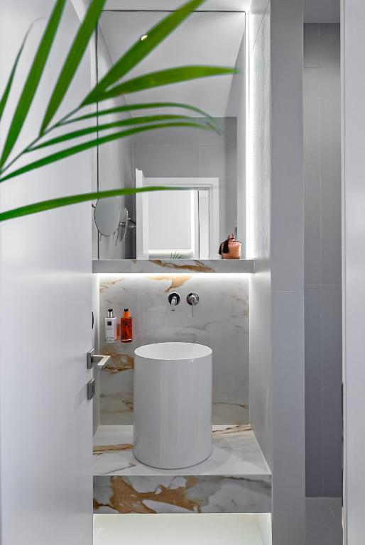 Athens The Marblous Additional