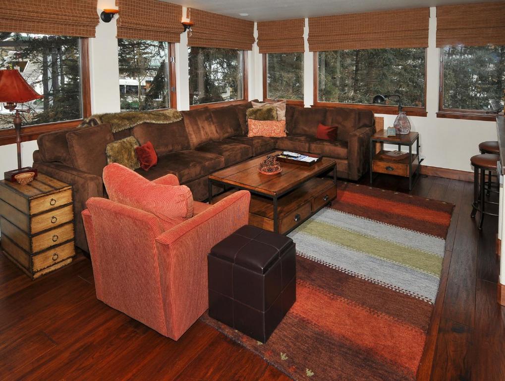 Lionshead Center #201 Condo — Hotel in Vail (CO)