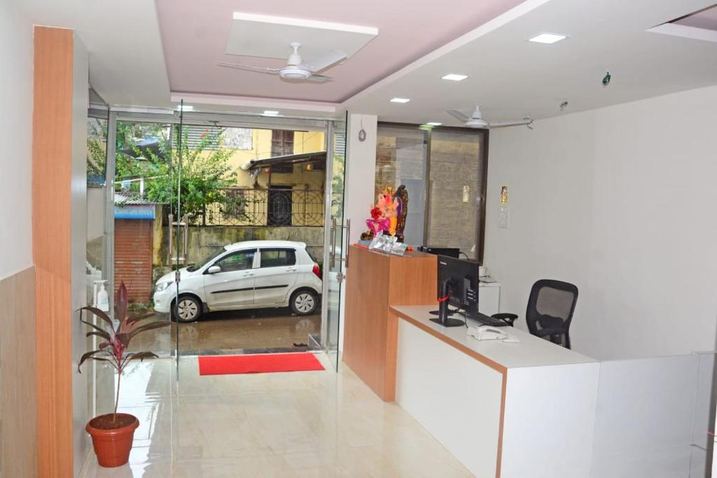 Hotel Tulsi Inn photo