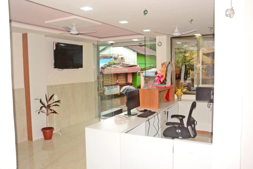 Hotel Tulsi Inn photo