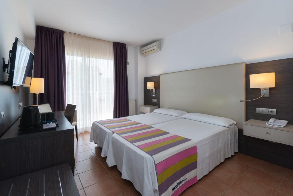 MedPlaya Hotel Alba Beach — Hotel rooms in Benalmadena, Andalusia