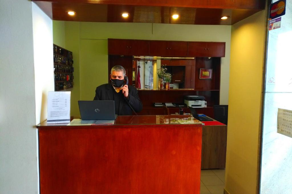 Crystal Hotel - 4