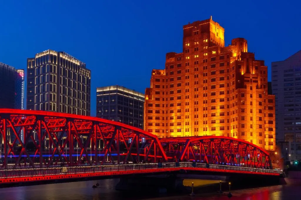 Broadway Mansions Hotel - On the Bund - Journey Through Time Old Shanghai Republic Dreams, hotel in Shanghai