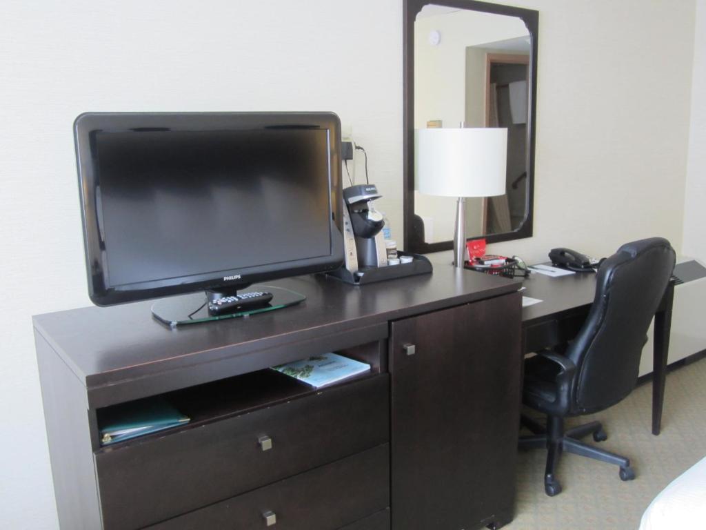 Greenwood Inn and Suites photo