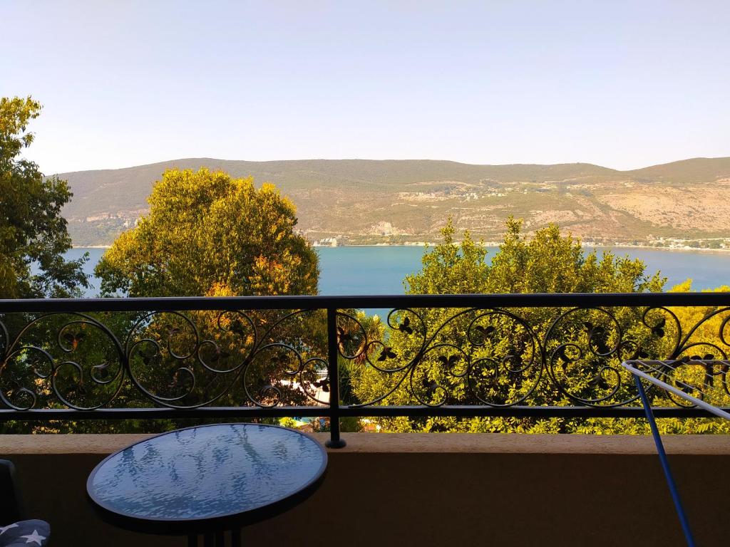Sunny Bay Apartments photo