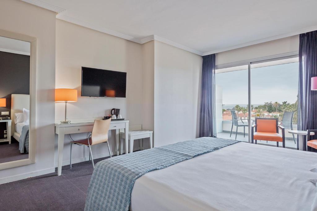 Hotel Balneario Playa de Comarruga photo