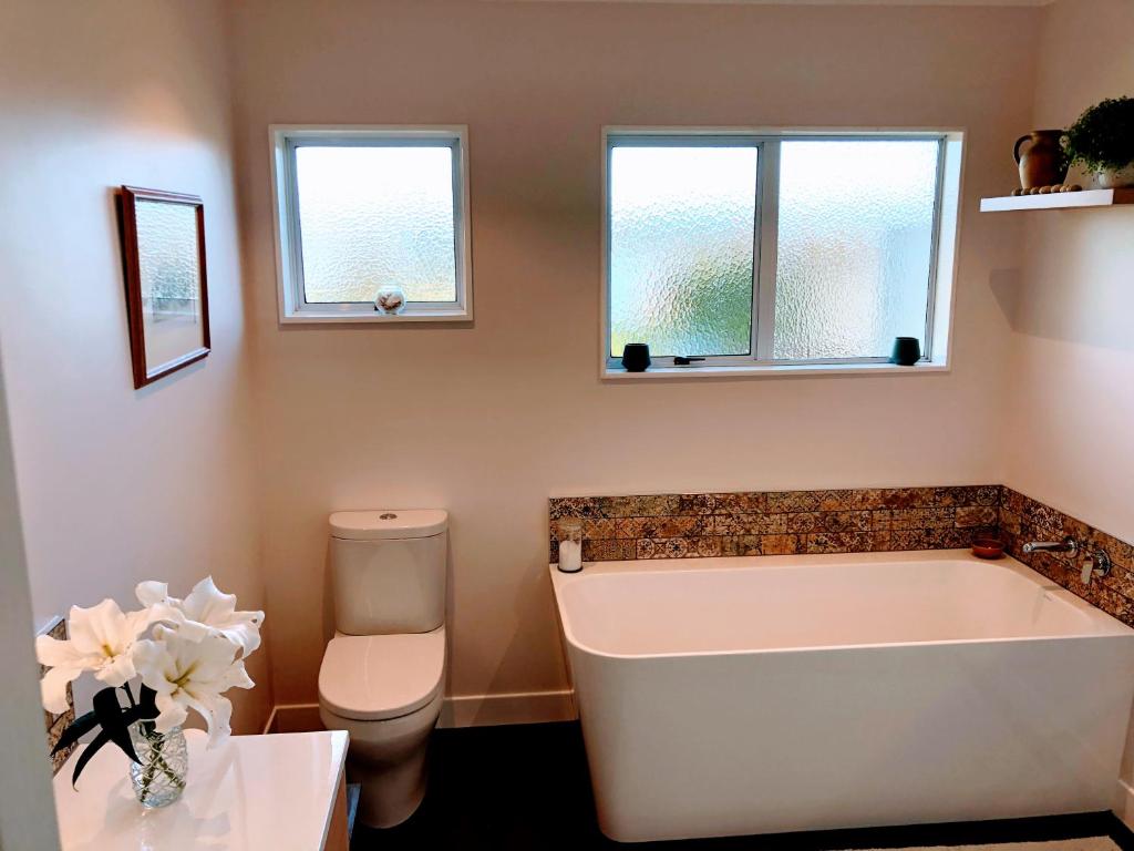 117 Higgs - Room With a View photo