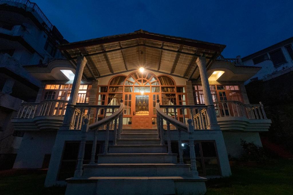 Cedar Cottage, Šimla