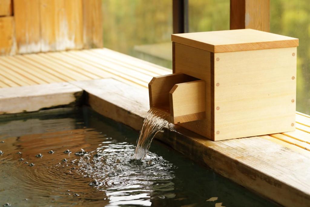 Hot spring bath
