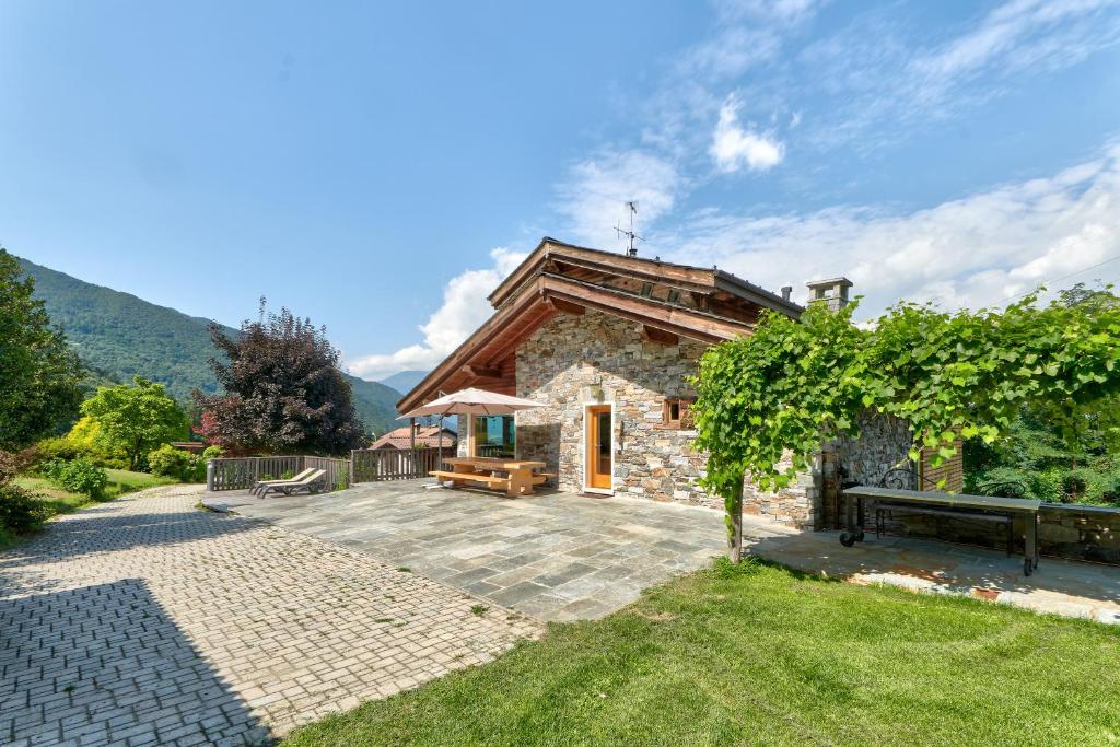 chalet con piscina e vista panoramica - 4