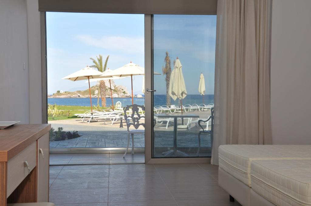 Royal Bay Suites — Hotel rooms in Kefalos, South Aegean