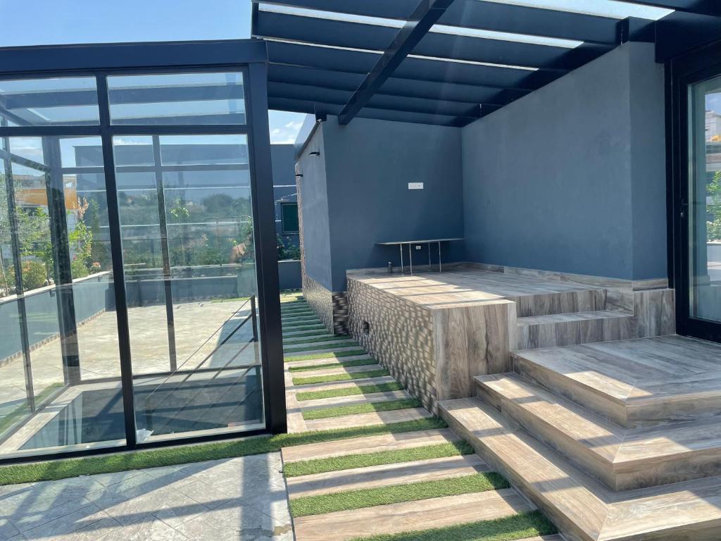 Perla Luxury Penthouse, Tirana
