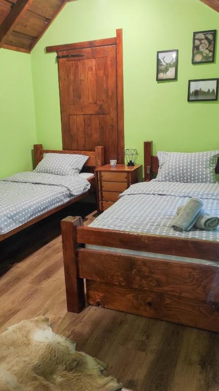 Wood House — Hotel in Ruma