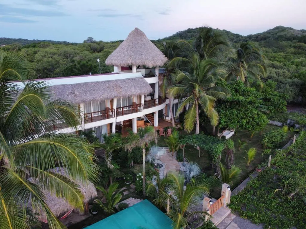 Alive Beach House，位于El Tránsito的酒店