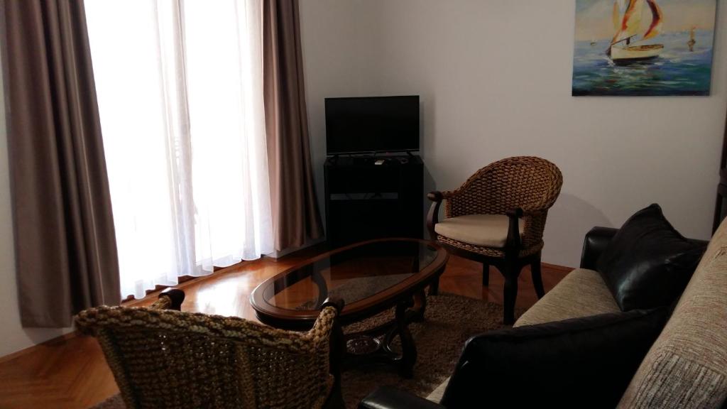 Lazar Apartments - 3