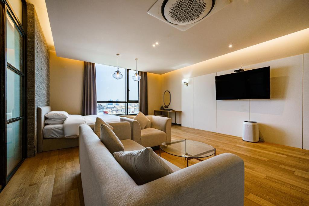 Shared lounge/TV area, Brown Dot Hotel Ulsan Jangsaengpo (Korea Quality) in Ulsan