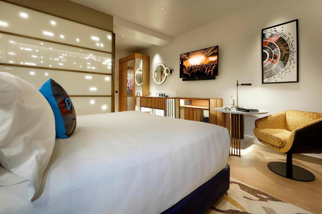 Hard Rock Hotel Madrid - 2