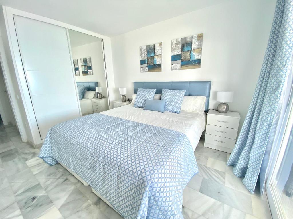 Aguamarina Frontline Beach, Direct Sea Views POOL - EaW Homes - 5