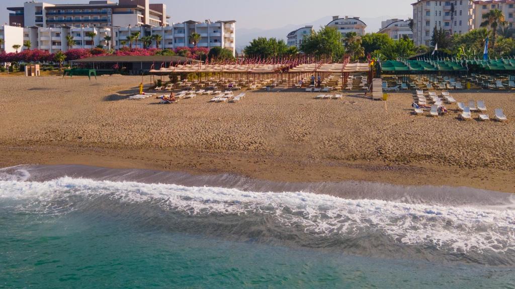 Hotel Titan Select Ultra All Inclusive photo